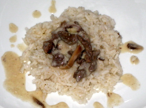 Говядина в сливочно-грибном соусе