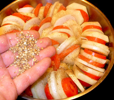 Картофель, запеченный с помидорами и яйцами
