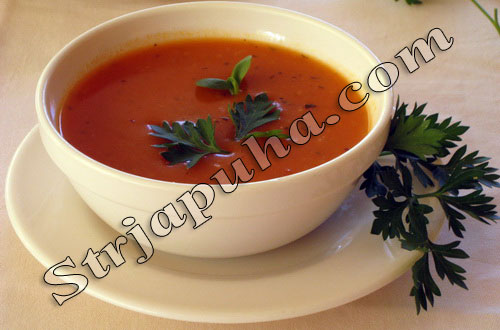 Суп-пюре из помидоров с базиликом